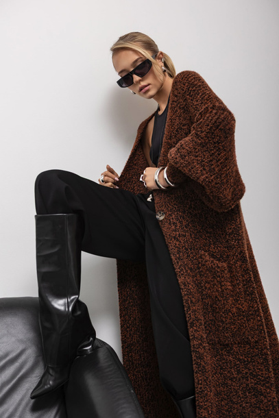 Sweter Nest brązowy