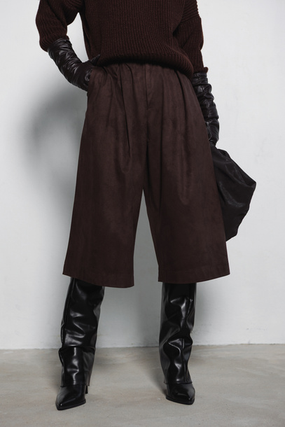 Spodnie Nareen czekoladowe zamszowe