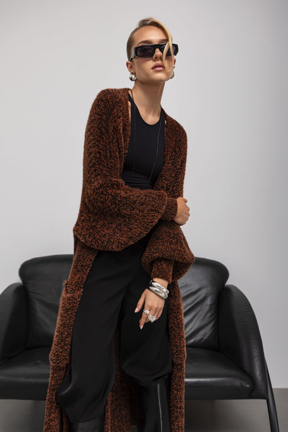 Sweter Nest brązowy