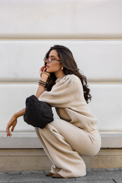 Sweter Amira beżowy